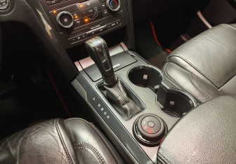 Подержанный автомобиль Ford Explorer 2017 года (11 фото)