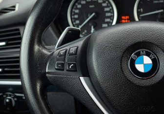 Подержанный автомобиль BMW X6 2011 года (12 фото)