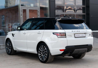 Подержанный автомобиль Land Rover Range Rover Sport 2017 года (7 фото)