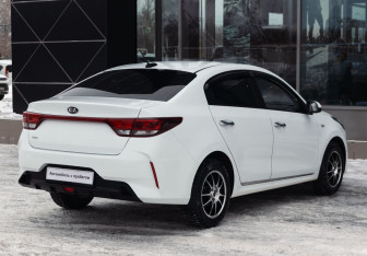Подержанный автомобиль Kia Rio Sedan 2020 года (5 фото)