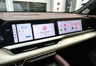 Подержанный автомобиль Geely Monjaro 2023 года (12 фото)