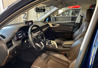 Подержанный автомобиль Audi Q7 2019 года (8 фото)