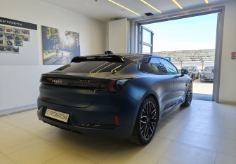 Подержанный автомобиль Zeekr 001 2023 года (4 фото)