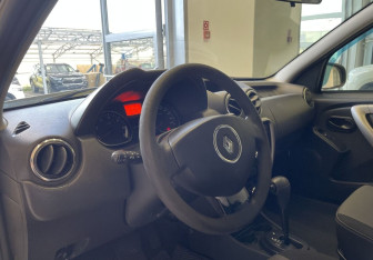 Подержанный автомобиль Renault Duster 2014 года (7 фото)