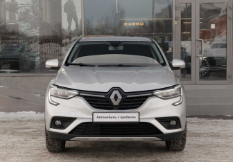 Подержанный автомобиль Renault Arkana 2021 года (2 фото)