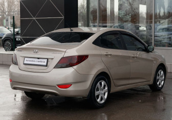 Подержанный автомобиль Hyundai Solaris Sedan 2014 года (5 фото)