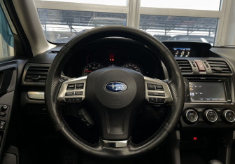 Подержанный автомобиль Subaru Forester Suv 2014 года (12 фото)