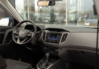 Подержанный автомобиль Hyundai Creta 2018 года (10 фото)