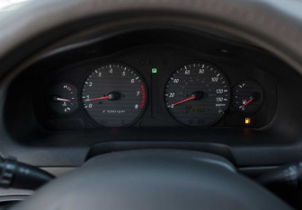 Подержанный автомобиль Hyundai Santa Fe 2002 года (12 фото)