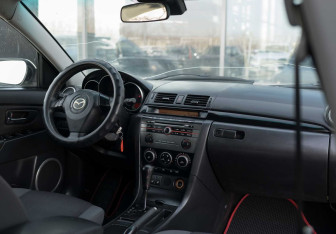 Подержанный автомобиль Mazda 3 Sedan 2008 года (10 фото)