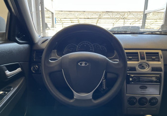 Подержанный автомобиль LADA (ВАЗ) Priora Hatchback 2012 года (9 фото)