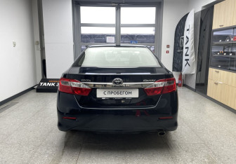 Подержанный автомобиль Toyota Camry Sedan 2013 года (5 фото)