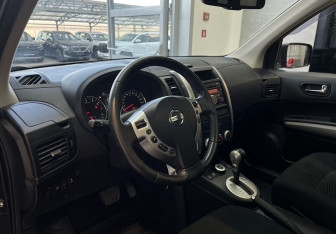 Подержанный автомобиль Nissan X-Trail 2012 года (7 фото)