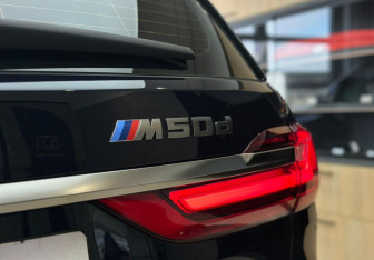 Подержанный автомобиль BMW X7 2019 года (7 фото)