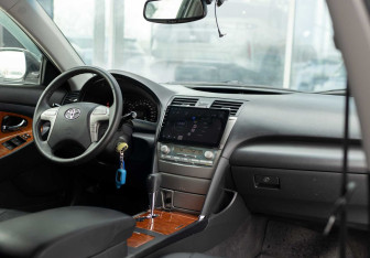 Подержанный автомобиль Toyota Camry Sedan 2007 года (10 фото)