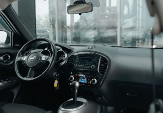 Подержанный автомобиль Nissan Juke 2012 года (10 фото)
