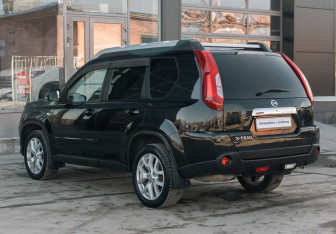 Подержанный автомобиль Nissan X-Trail 2012 года (7 фото)