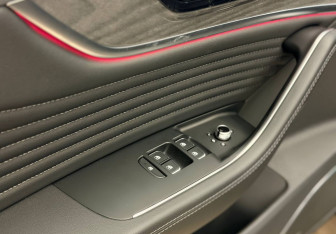 Новый Hongqi HS5 2024 (21 фото)