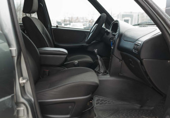 Подержанный автомобиль Chevrolet Niva 2018 года (17 фото)