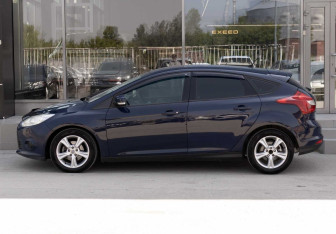 Подержанный автомобиль Ford Focus Hatchback 2012 года (8 фото)