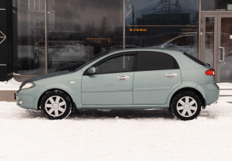 Подержанный автомобиль Chevrolet Lacetti Hatchback 2007 года (7 фото)