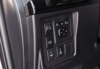 Подержанный автомобиль Toyota Land Cruiser Prado 2014 года (21 фото)