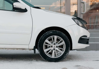 Подержанный автомобиль LADA (ВАЗ) Granta Liftback 2019 года (9 фото)