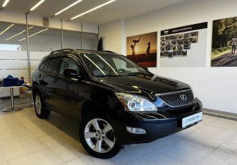 Подержанный автомобиль Lexus RX 2004 года (3 фото)