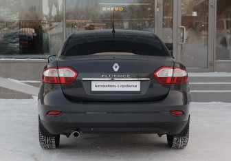 Подержанный автомобиль Renault Fluence 2010 года (6 фото)