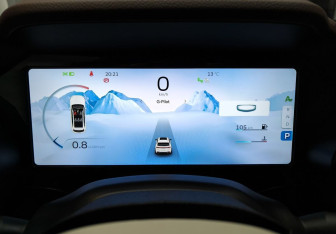 Подержанный автомобиль Geely Monjaro 2023 года (11 фото)