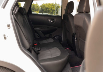 Подержанный автомобиль Nissan Qashqai 2011 года (18 фото)