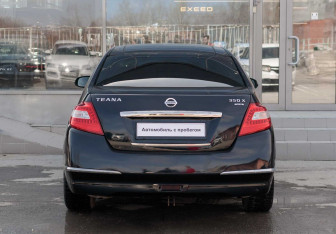 Подержанный автомобиль Nissan Teana 2008 года (6 фото)