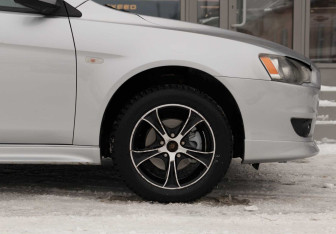 Подержанный автомобиль Mitsubishi Lancer Hatchback 2008 года (9 фото)