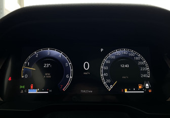 Подержанный автомобиль Jeep Grand Cherokee 2022 года (12 фото)