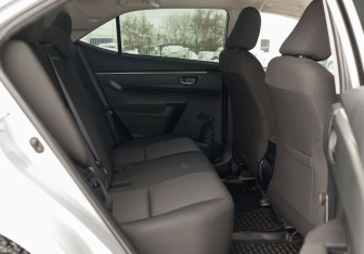 Подержанный автомобиль Toyota Corolla Sedan 2014 года (18 фото)