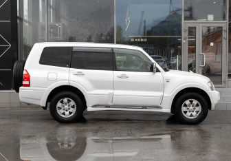 Подержанный автомобиль Mitsubishi Pajero 2003 года (4 фото)