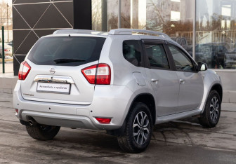 Подержанный автомобиль Nissan Terrano 2016 года (5 фото)