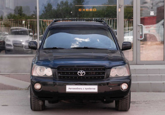 Подержанный автомобиль Toyota Highlander 2001 года (2 фото)