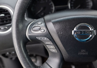 Подержанный автомобиль Nissan Pathfinder 2015 года (12 фото)