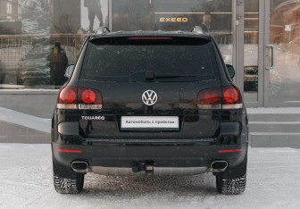 Подержанный автомобиль Volkswagen Touareg 2007 года (6 фото)