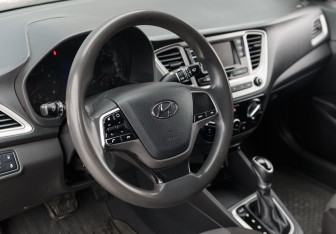 Подержанный автомобиль Hyundai Solaris Sedan 2020 года (11 фото)