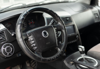 Подержанный автомобиль SsangYong Kyron 2008 года (11 фото)