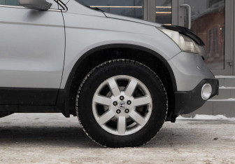 Подержанный автомобиль Honda CR-V 2008 года (9 фото)