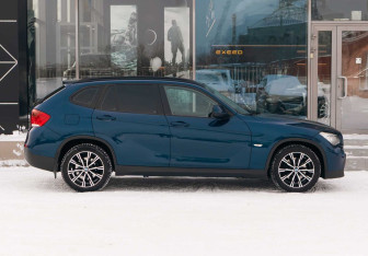 Подержанный автомобиль BMW X1 2011 года (4 фото)