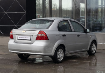Подержанный автомобиль Chevrolet Aveo Sedan 2008 года (5 фото)