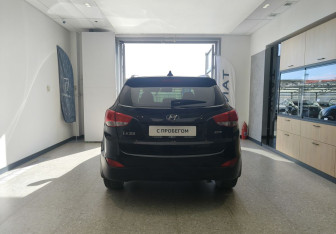 Подержанный автомобиль Hyundai ix35 2014 года (5 фото)