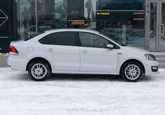 Подержанный автомобиль Volkswagen Polo Sedan 2018 года (4 фото)