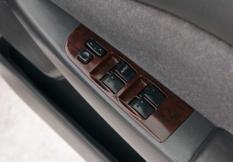 Подержанный автомобиль Toyota Carina Sedan 2001 года (15 фото)