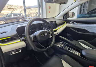 Подержанный автомобиль Geely Coolray 2023 года (7 фото)