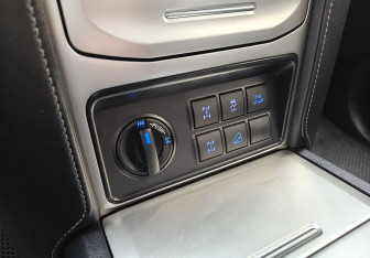 Подержанный автомобиль Toyota Land Cruiser Prado 2021 года (14 фото)